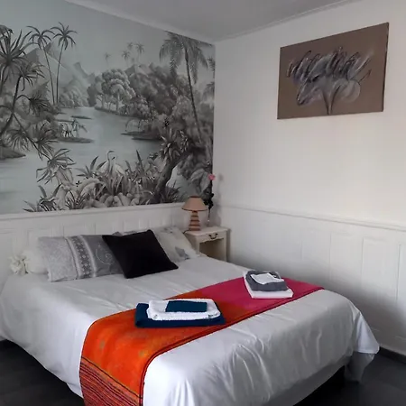 Chez Chris Bed and breakfast